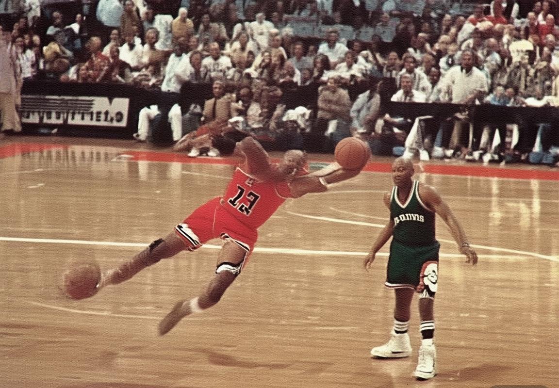 1993年NBA总决赛：乔丹与巴克利传奇对决及公牛三连冠解析(图4)